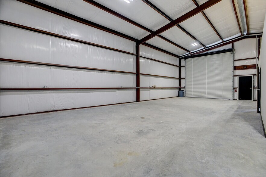 More Photos Of 1069 County Road 264, Bertram Unknown For Lease