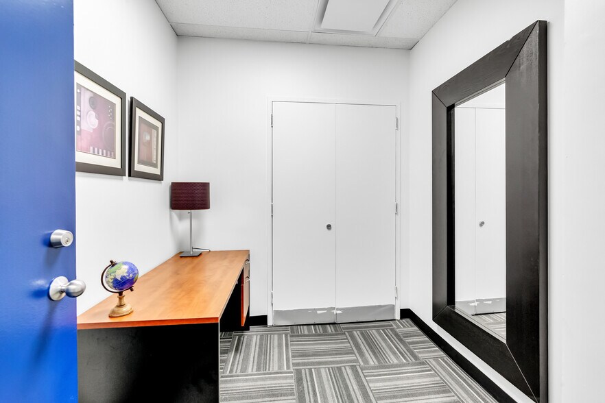 More Photos Of 120 Eglinton Ave E, Toronto Medical For Lease