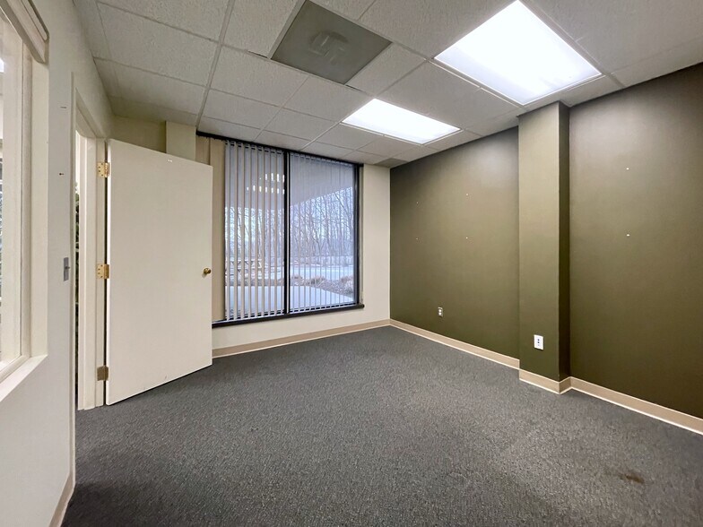 More Photos Of 90 Grove St, Ridgefield Medical For Sale