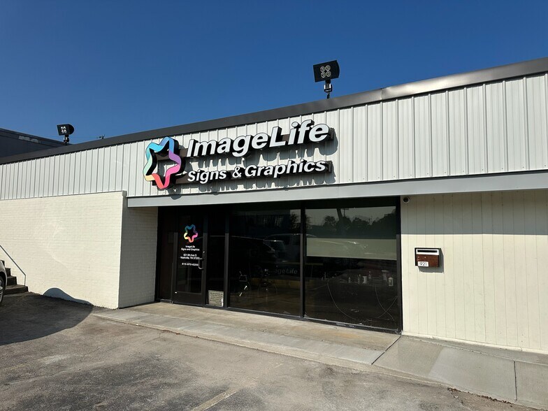 More Photos Of 919-921 8th Ave S, Nashville General Retail For Lease