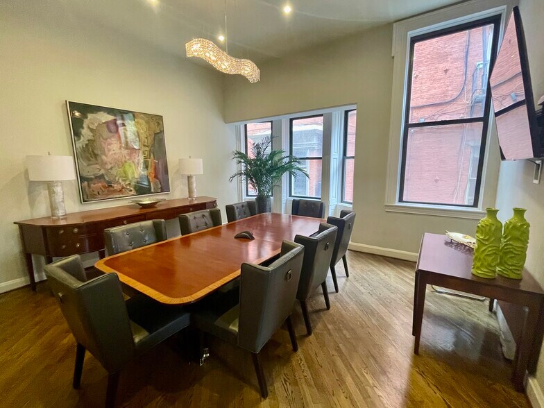 More Photos Of 12 W Madison St, Baltimore Office For Lease