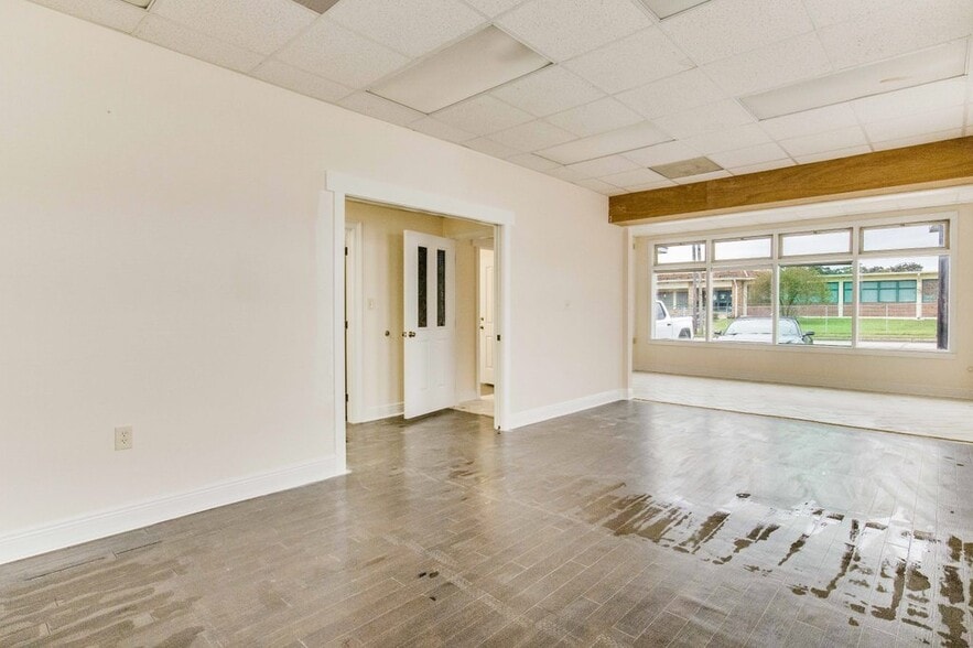 More Photos Of 2220 N Palafox St, Pensacola Medical For Sale