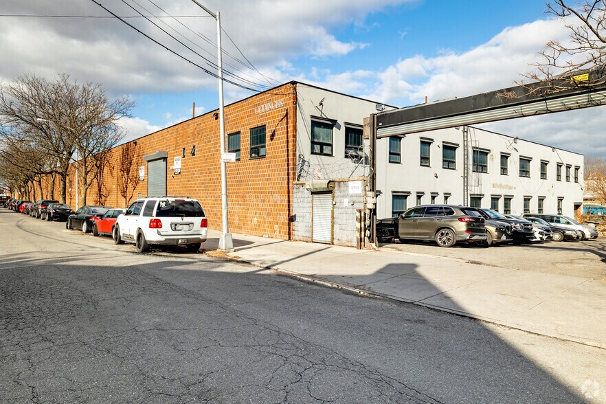 More Photos Of 63-15 Traffic Ave, Ridgewood Warehouse For Lease