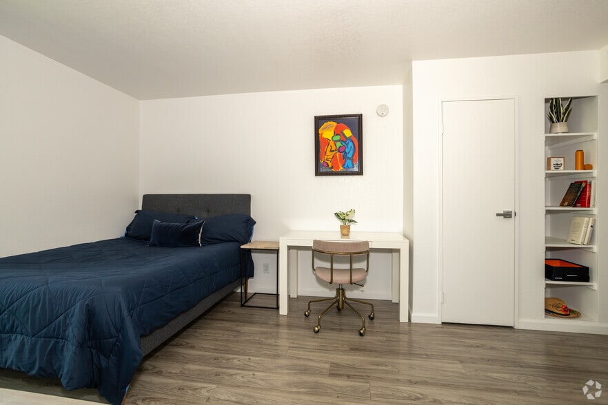 More Photos Of 2701 Capitol Ave, Sacramento Apartments For Lease