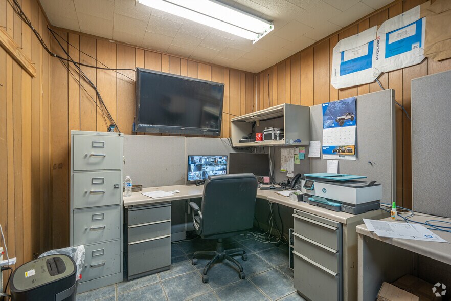 More Photos Of 11601 McKinley St, Houston Manufacturing For Sale