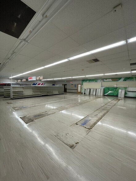 More Photos Of 11 E Division St, Sparta Drugstore For Sale