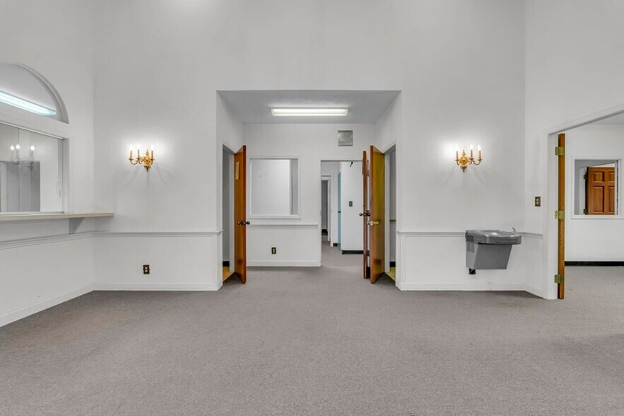 More Photos Of 2403 5th St N, Columbus Medical For Sale