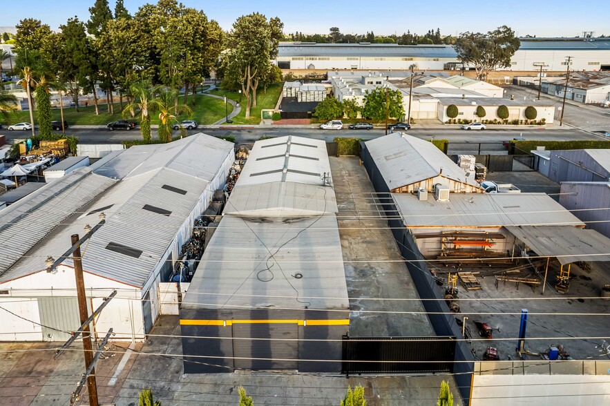 More Photos Of 15131 Illinois Ave, Paramount Warehouse For Sale