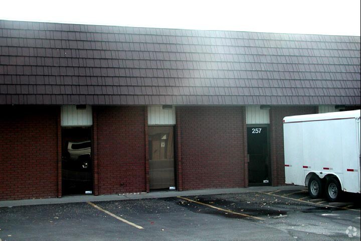 More Photos Of 271 W 2950 S, Salt Lake City Light Manufacturing For Lease