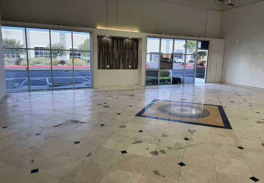 More Photos Of 15350 Fairfield Ranch Rd, Chino Hills Warehouse For Lease