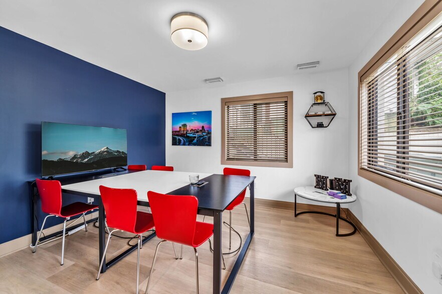 More Photos Of 705 W North St, Raleigh Office Residential For Sale