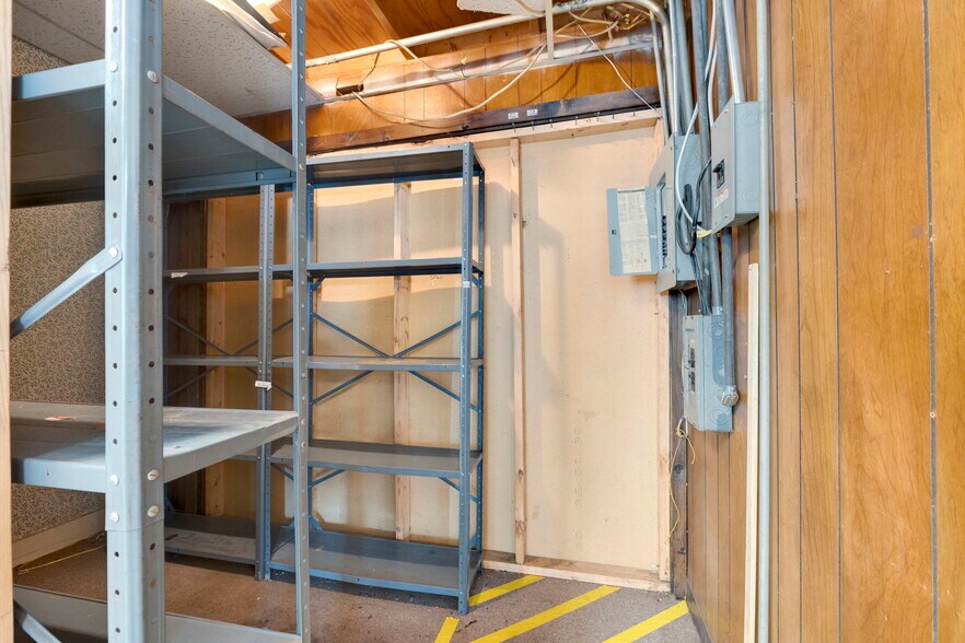 More Photos Of 310 Argonne Rd, Warsaw Warehouse For Sale