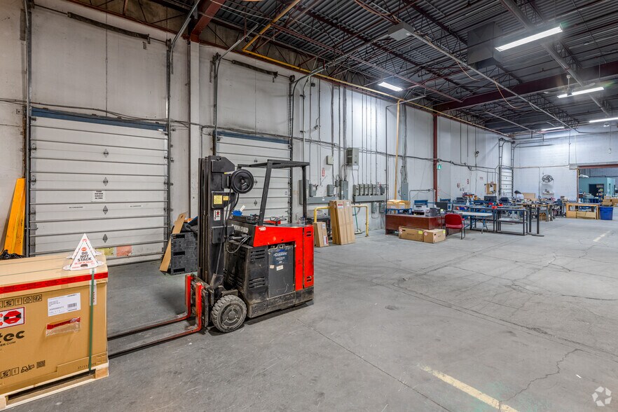 More Photos Of 1705 Argentia Rd, Mississauga Warehouse For Lease