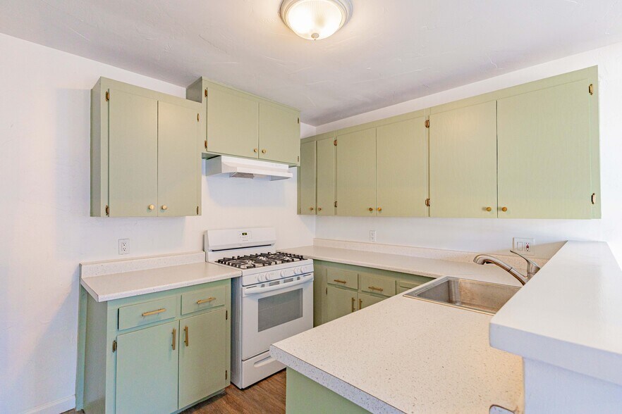 More Photos Of 1352-54 Imperial Beach Blvd, Imperial Beach Apartments For Sale