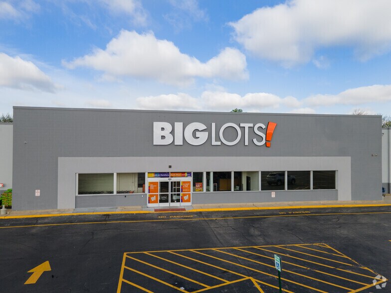 More Photos Of 8148 S Cicero Ave, Burbank Freestanding For Lease