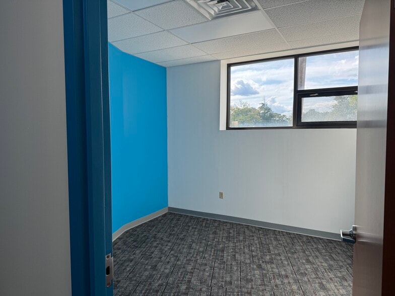More Photos Of 959 N Main St, Providence Office For Lease