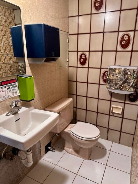 More Photos Of 720 NE Granger Ave, Corvallis Manufacturing For Sale