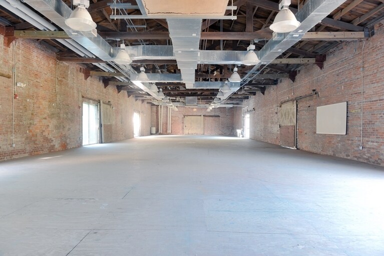 More Photos Of 415-455 W Boundary St, Savannah Office For Lease