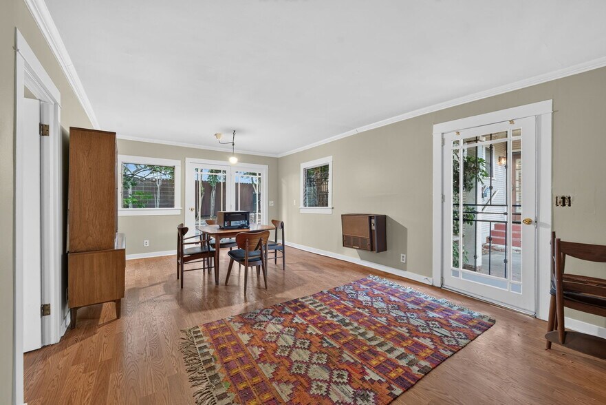 More Photos Of 119 S Adams St, Glendale Multifamily For Sale