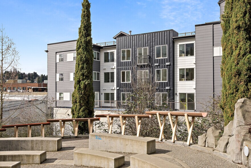 More Photos Of 711 N 35th St, Seattle Apartments For Lease