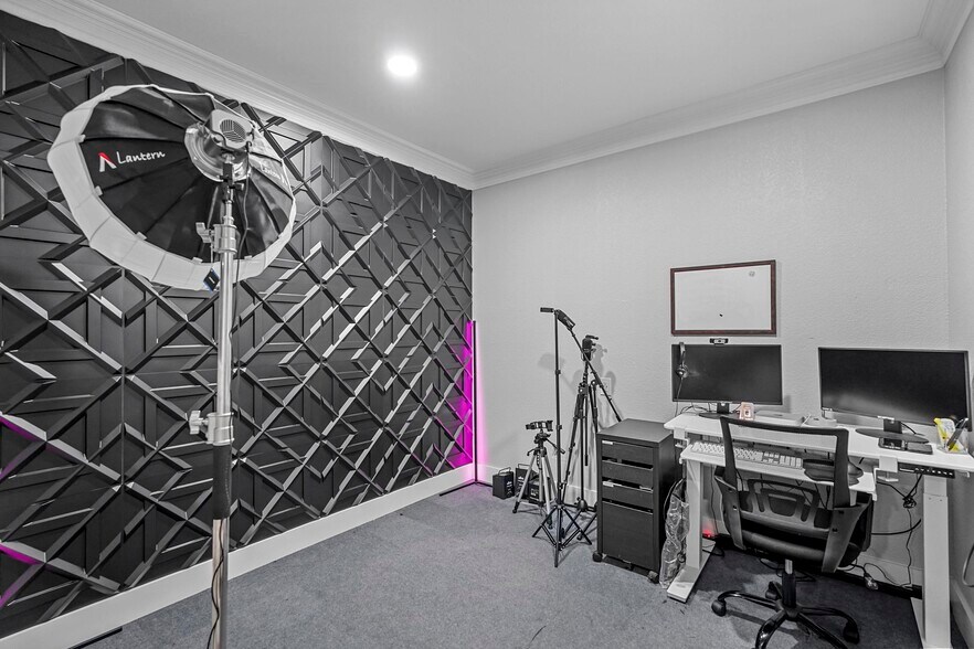 More Photos Of 4250 I-30 E, Rockwall Showroom For Sale