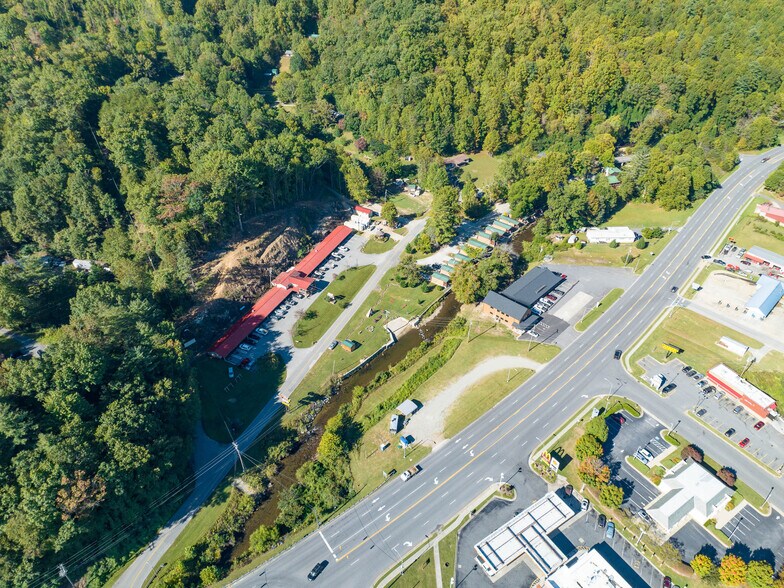 More Photos Of 125 Tee Pee Dr, Whittier Hotel For Sale