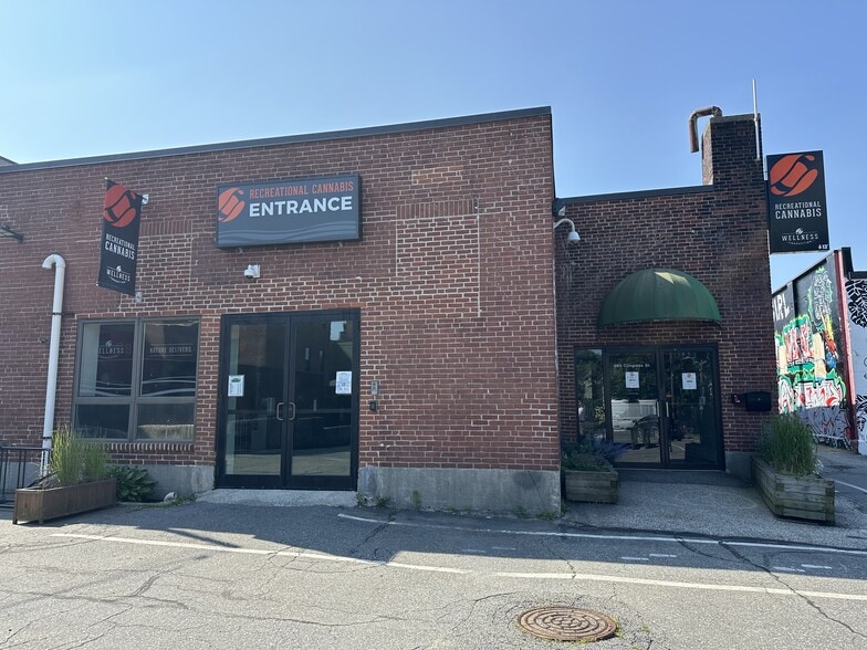 More Photos Of 685 Congress St, Portland Restaurant For Lease