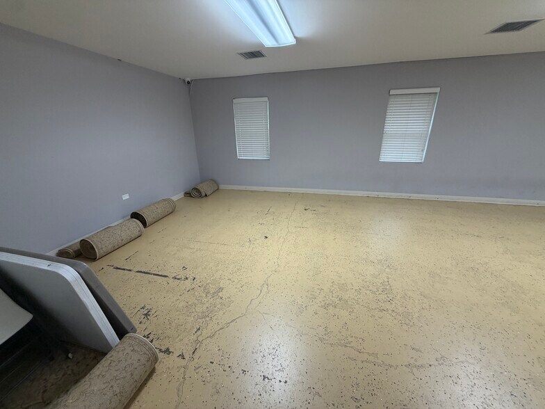 More Photos Of 198 Thompson Ave, Louisville Religious Facility For Sale