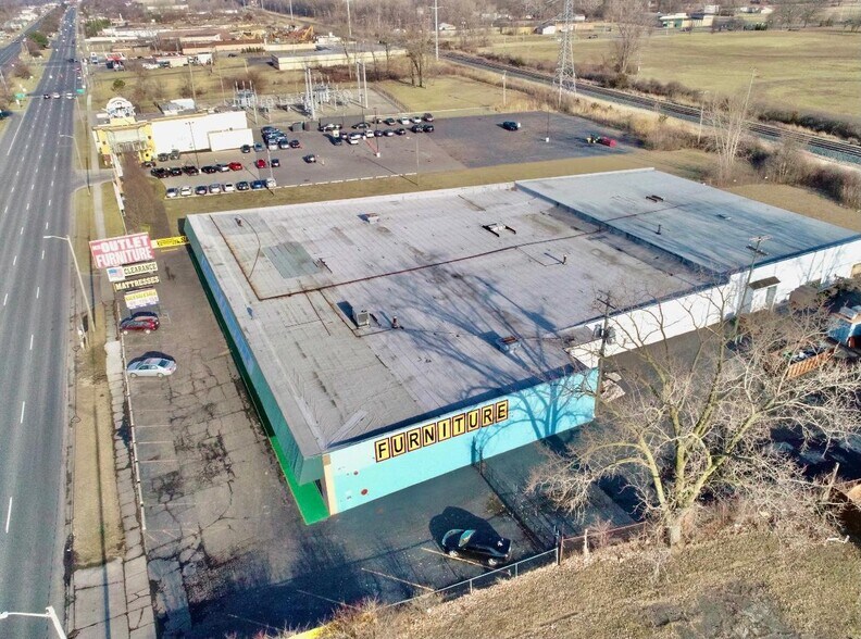 More Photos Of 29865 Michigan Ave, Inkster Freestanding For Sale