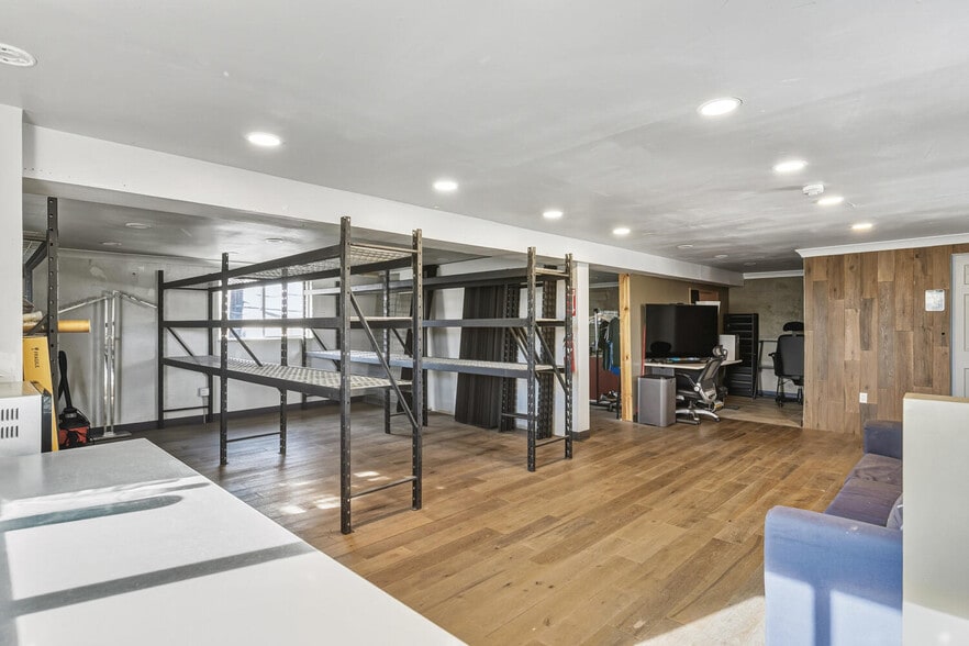 More Photos Of 1559 S Broadway, Denver Storefront Retail Office For Sale