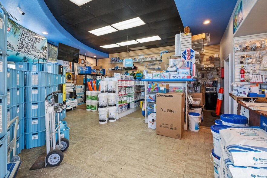 More Photos Of 18750 Crenshaw Blvd, Torrance General Retail For Sale