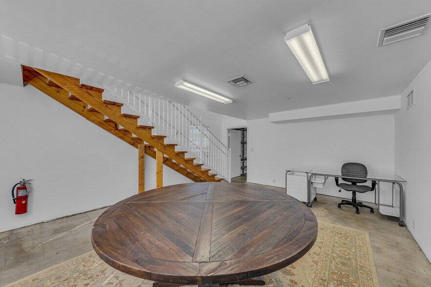 More Photos Of 1130 N Flagler Dr, Fort Lauderdale Warehouse For Lease