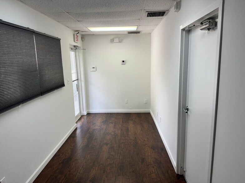 More Photos Of 10855 NW 29th St, Doral Light Manufacturing For Lease