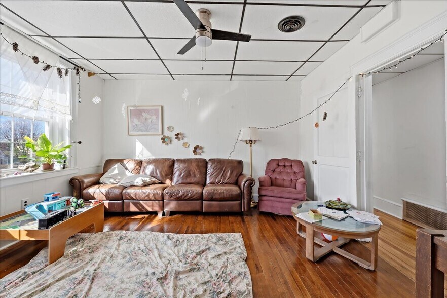 More Photos Of 1707 Washington Blvd, Easton Storefront Retail Residential For Sale