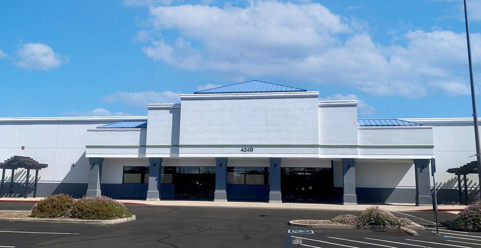 More Photos Of 4249 Elverta Rd, Antelope Freestanding For Sale