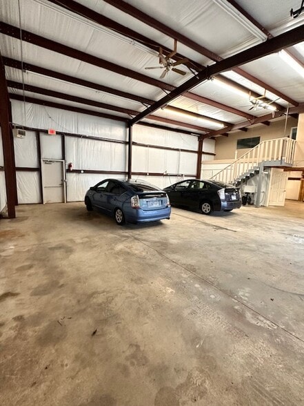 More Photos Of 1109 Darbytown Dr, Nashville Warehouse For Lease