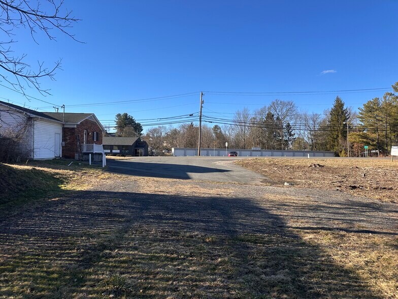 More Photos Of 346 Rural Acres Dr, Beckley Showroom For Sale