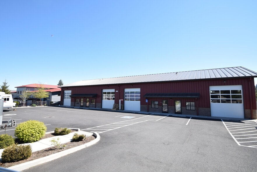 Primary Photo Of 20700 Carmen Loop, Bend Manufacturing For Lease