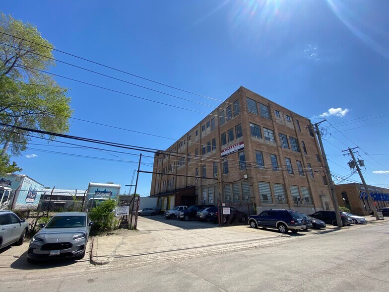 Primary Photo Of 3065 N Rockwell St, Chicago Warehouse For Lease