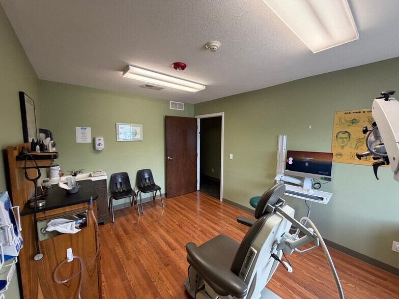 More Photos Of 1800 English Rd, Greece Medical For Lease