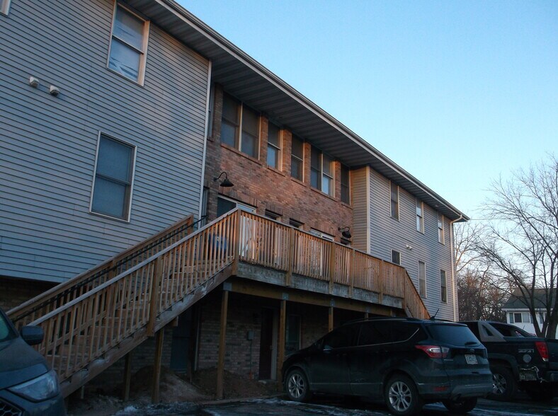 More Photos Of 825-835 Wisconsin St, Oshkosh Apartments For Sale