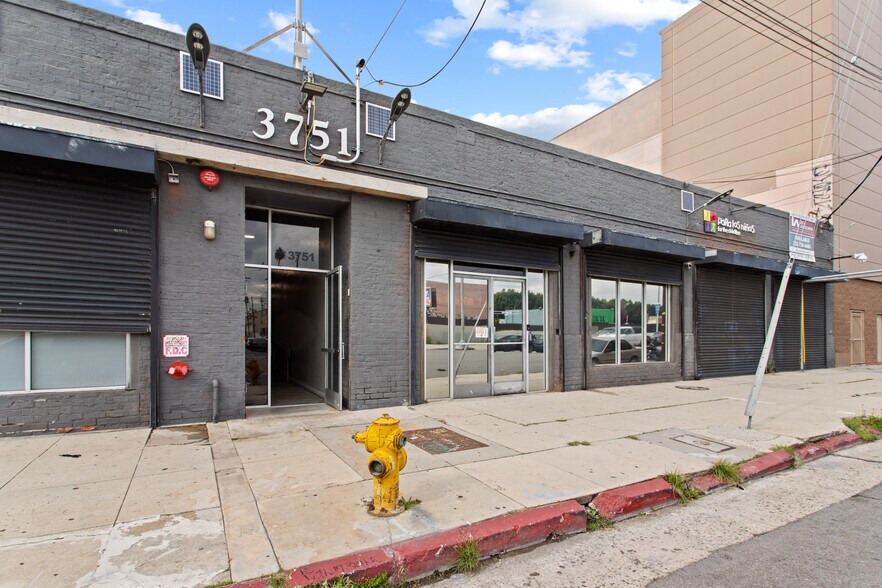 More Photos Of 3751-3761 S Hill St, Los Angeles Warehouse For Lease