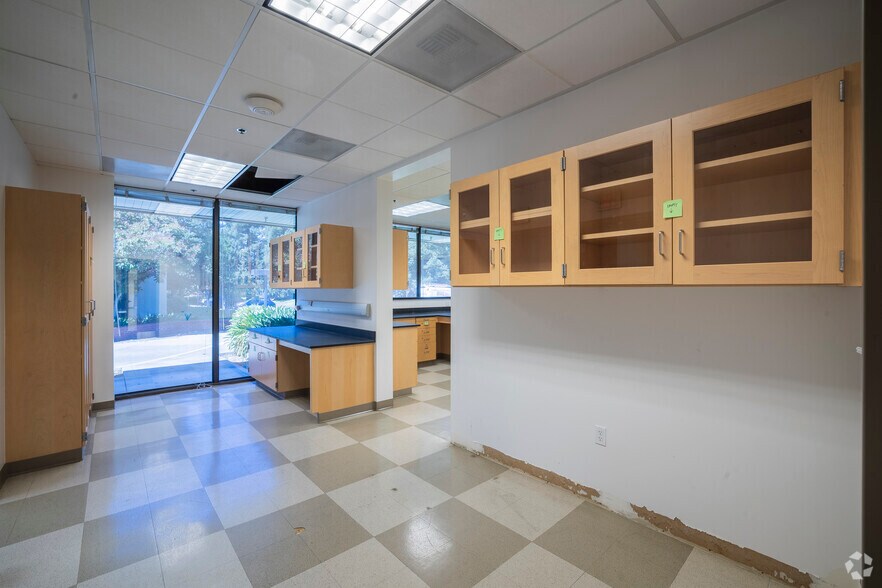 More Photos Of 355 N Wiget Ln, Walnut Creek Office For Sale