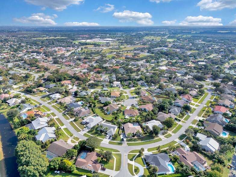 More Photos Of , Wellington Multifamily For Sale