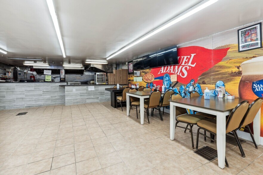 More Photos Of 117 Clinton St, Shrewsbury Freestanding For Sale