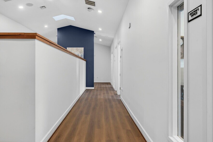 More Photos Of 10130-10134 Colvin Run Rd, Great Falls Medical For Lease