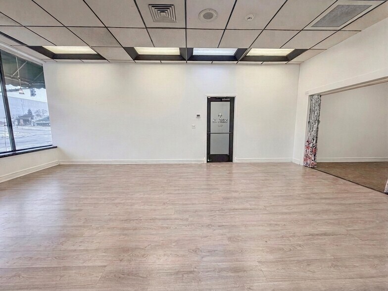 More Photos Of 4180 W Broadway Ave, Robbinsdale Storefront Retail Office For Lease