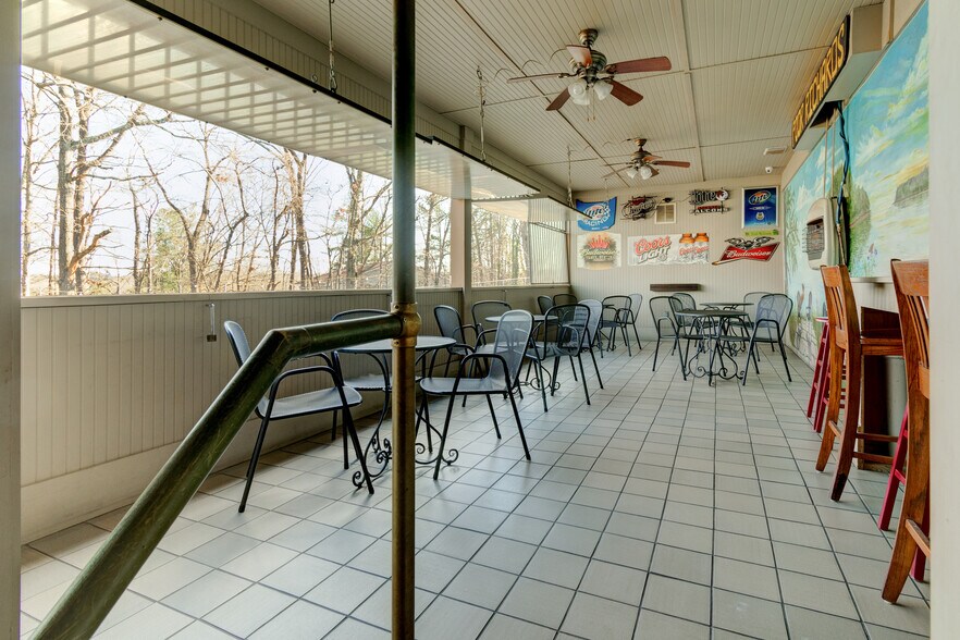 More Photos Of 1702 Park Hill Dr, Gainesville Restaurant For Sale