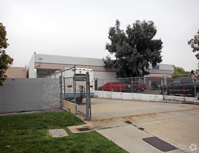 More Photos Of 8520 Wellsford Pl, Santa Fe Springs Manufacturing For Lease