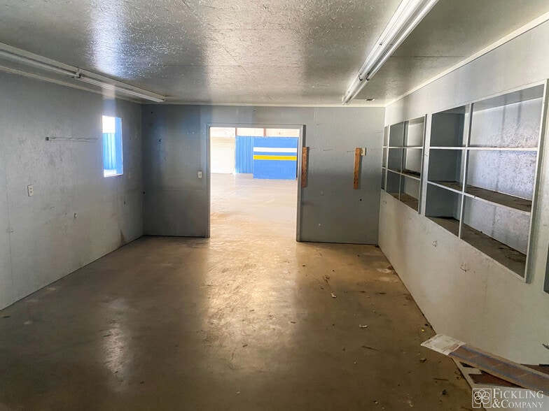 More Photos Of 3401 Ocmulgee East Blvd, Macon-Bibb Flex For Sale